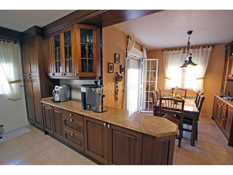 Foto d04f0796-5d31-4d24-ab81-9a4696bbc8d1. Casa adossada amb calefacció aparcament piscina a Cabanillas del Campo