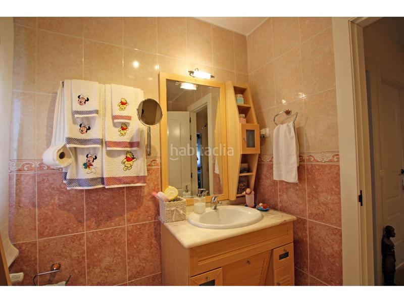 Foto eb8ec576-2146-457b-9622-0aff8fb92ca5. Casa adossada amb calefacció aparcament piscina a Cabanillas del Campo