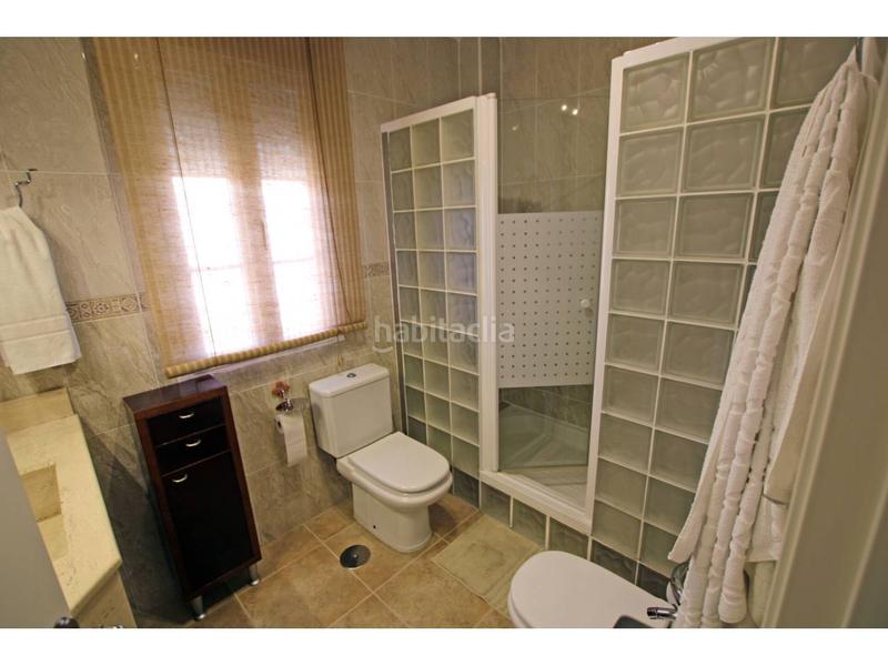 Foto f8222f0c-9c4d-45bc-909e-3a58cb43c71a. Casa adossada amb calefacció aparcament piscina a Cabanillas del Campo