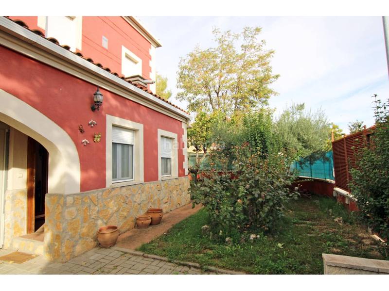 Foto 26aabd8b-bd3c-4d03-814e-f1200b7d9d9b. Chalet piso en venta en Cabanillas del Campo