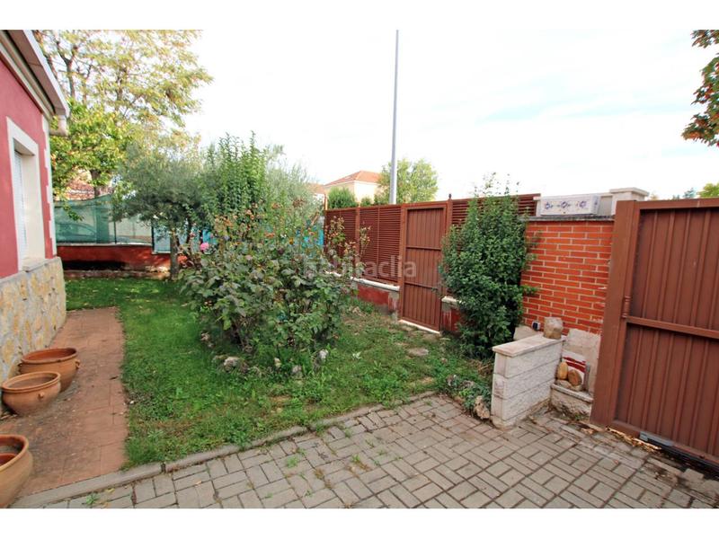 Foto 41231f43-f6f5-4d9a-83f5-f186b51f7a93. Chalet piso en venta en Cabanillas del Campo