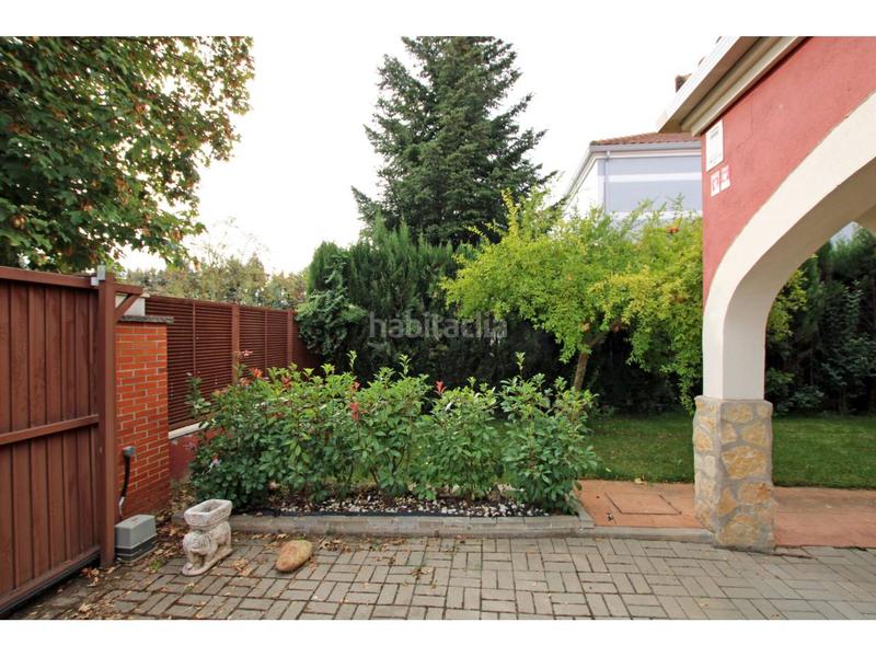 Foto 82ab8156-802c-4ac3-8d8a-a86c78c23bd8. Chalet piso en venta en Cabanillas del Campo