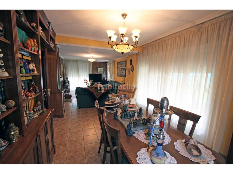 Foto 992b0a24-0de1-40e0-b13a-4cb1e83f99d1. Chalet piso en venta en Cabanillas del Campo