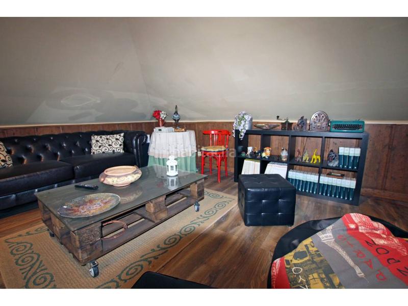 Foto bff5fb46-9931-42ca-a61d-74c9f8c6a5bd. Chalet piso en venta en Cabanillas del Campo