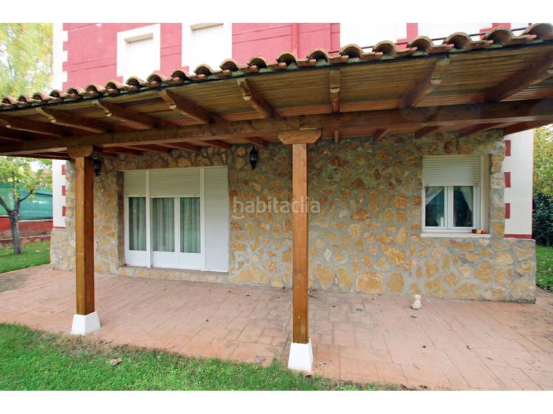 Foto f2d4c21c-894a-49e5-8722-c137f42866e2. Chalet piso en venta en Cabanillas del Campo
