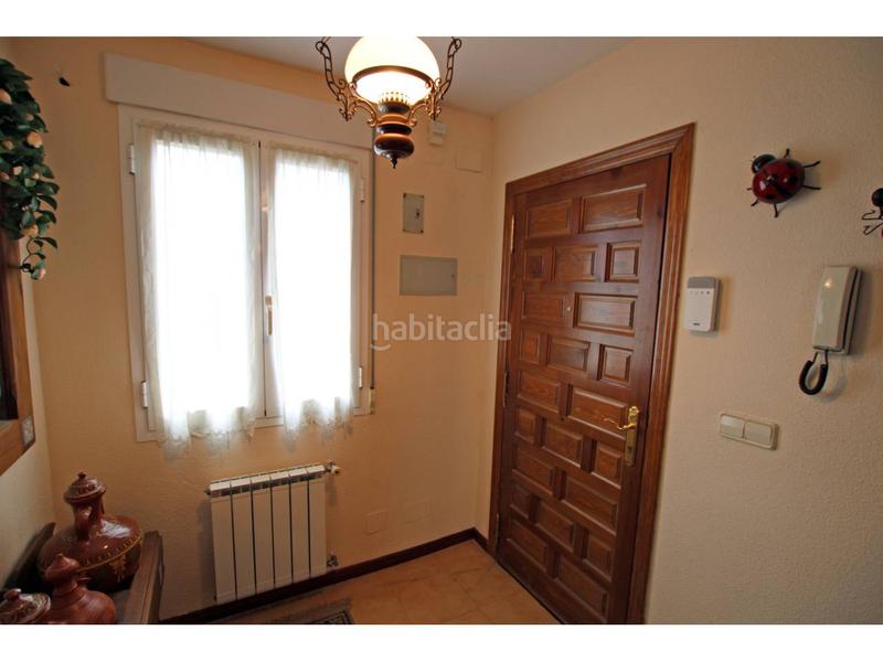 Foto fb0584b0-bd8b-408d-9f00-82d89e388f21. Chalet piso en venta en Cabanillas del Campo