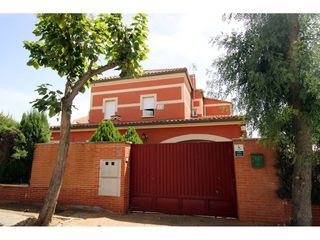 Xalet  Calle mateo alemán. Chalet en venta en cabanillas del campo