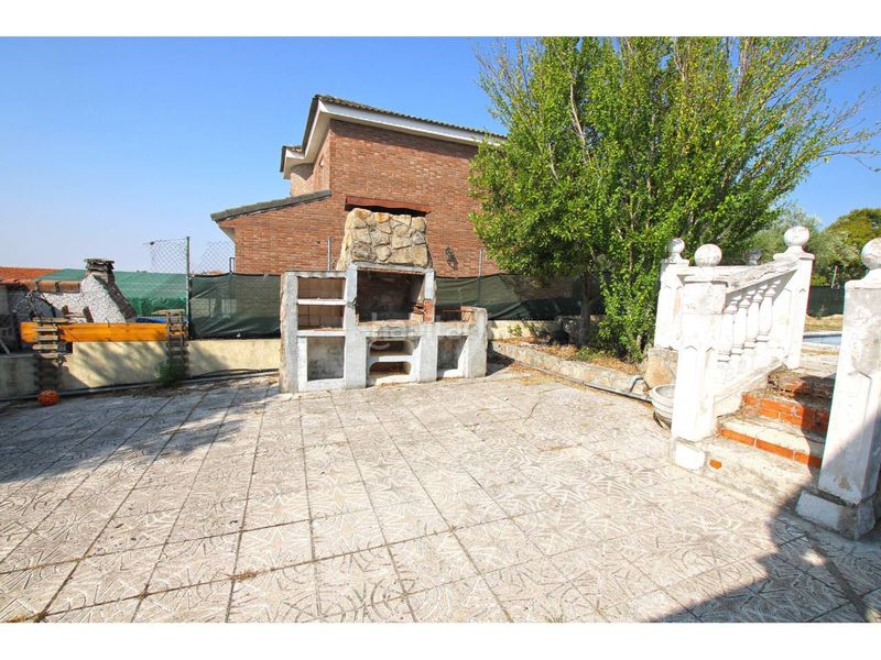 Foto 4b888813-292f-491e-bbc7-045a486f0264. Casa amb calefacció aparcament piscina a Torrejón del Rey