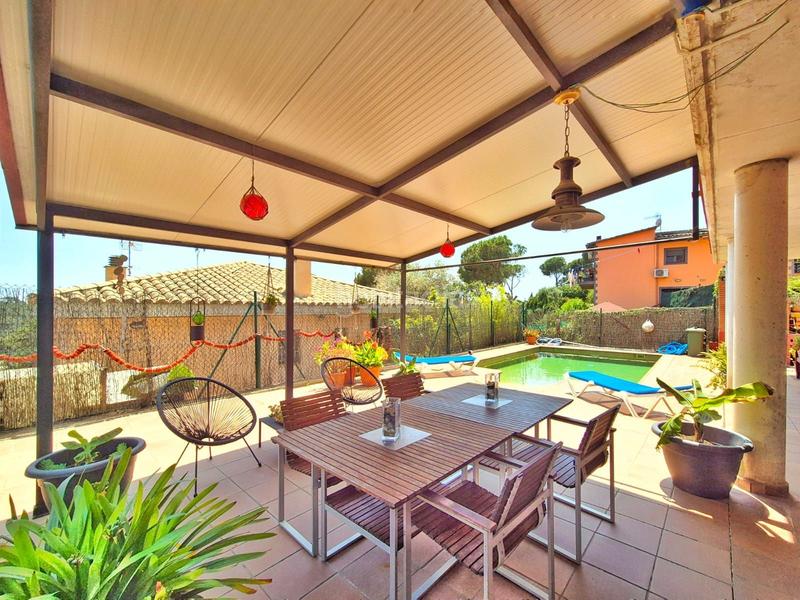 Foto f01a7da8-91db-4e02-b98c-36c2df92ff30. Casa fabuloso chalet listo para vivir. en Mas Mora-Sant Daniel Tordera