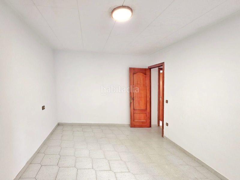 Foto 48d3c073-b025-4c32-a4f8-27a1fd6c330d. Pis a Els Pavos Blanes