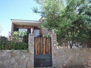 Chalet  Valdehondillo. Chalet ocupado en caraquiz