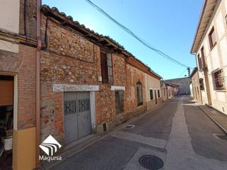 Casa bifamiliare  Mayor. Venta de casa pareada en viuelas