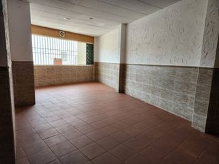 Miete Geschäftsraum  Calle tercia. Local comercial en alquiler en el casar con salida de humos y ac