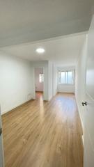 Flat in Can Calders. Luz, tranquilidad y muchas ideas por construir