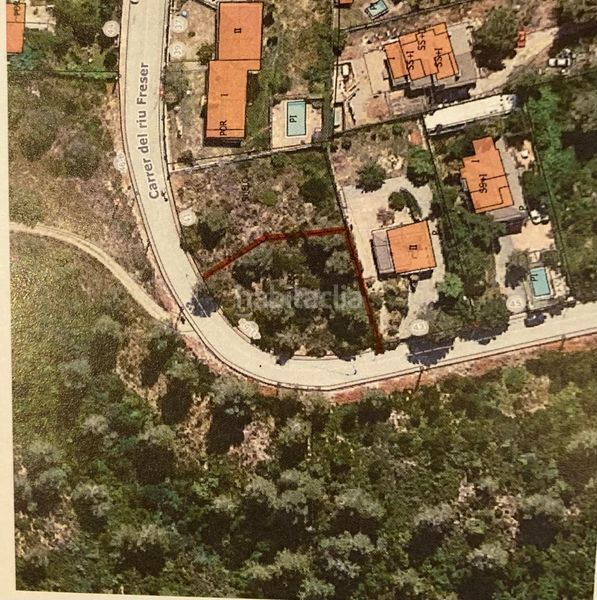 Foto 334b9f88-740c-43b5-a3df-72daa449f91c. Terreny residencial a carrer riu freser 24 a Vallirana