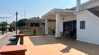 Casa  Carrer pi. Chalet independiente en cervell