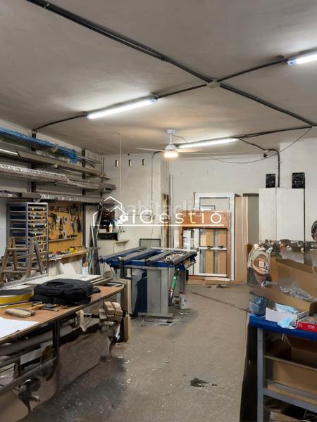 Foto 6c46b4c1-ac29-4e82-9e39-cc3ed908ec88. Local comercial local en venta en passatge rius en Hospitalet de Llobregat (L´)