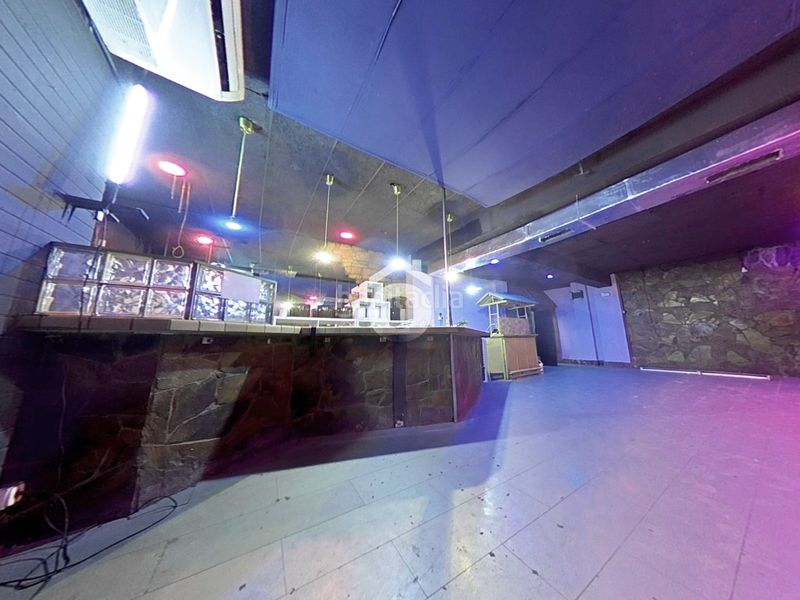 Foto 6f56f1e5-7867-4de9-a6bc-f72b39b8a590. Local comercial a Centre Sant Boi de Llobregat