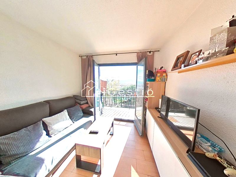 Foto f45d2924-5210-422f-b50f-c00607a68ab7. Pis a La Salut Sant Feliu de Llobregat