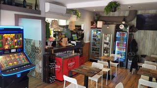 Traspàs Local Comercial a Roquetes. Local de restauracion en nou barris