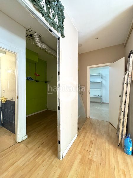 Foto 703dce78-116b-4e7f-8eb9-e50d36e8dcb4. Local comercial amb calefacció a El Gall Esplugues de Llobregat