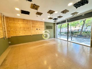 Local Comercial  Carrer d'àngel guimerà. Local comercial en venta en esplugues de llobregat