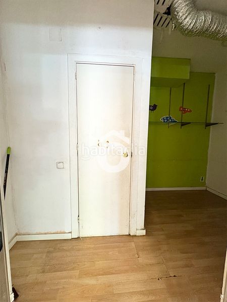 Foto eb2d7391-e0f1-4fd2-9ae8-bb2da21d61f9. Local comercial amb calefacció a El Gall Esplugues de Llobregat
