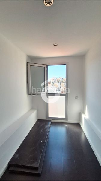 Foto abba9898-0336-4bed-b0ae-038af90de96c. Àtic a Hostafrancs Barcelona