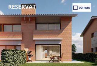 Casa in Torelló. Casa d'obra nova en venda a torelló