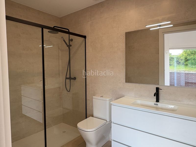 Foto 8b152071-e991-4782-932b-574a5955dd64. Casa adossada amb calefacció aparcament a Torelló