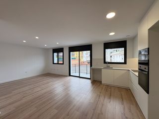 Pis a Torelló. Pis d'obra nova en venda amb sortida a torelló
