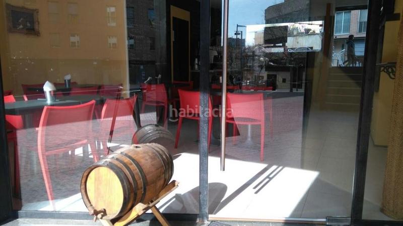 Foto 0c4fc143-652c-4f32-b491-5d950382b3c7. Local comercial barcafetería en venta en el centro en Terrassa
