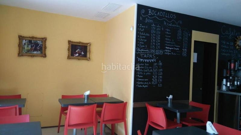 Foto 0c9f3c70-2b53-4d35-8a16-6a797dd06374. Local comercial barcafetería en venta en el centro en Terrassa