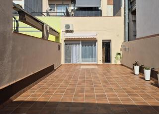 Planta baixa  Carrer girona, de. Fantastica planta baja de 3 habitaciones 2 dobles, con gran pati