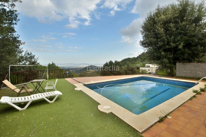 Foto 90cd76bc-eae6-4554-b933-227e3a7c7170. Xalet amb aparcament piscina a Matadepera