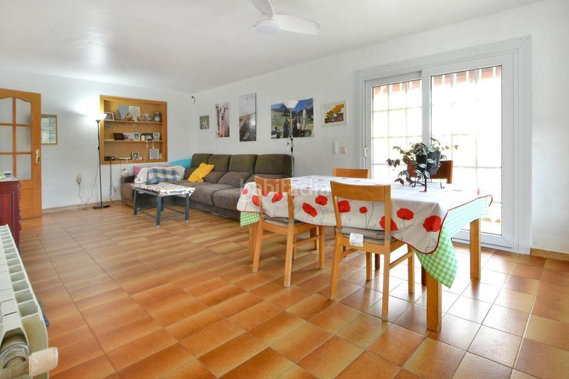 Foto fc5da460-2393-49ae-9174-8e957e1fe949. Xalet amb aparcament piscina a Matadepera