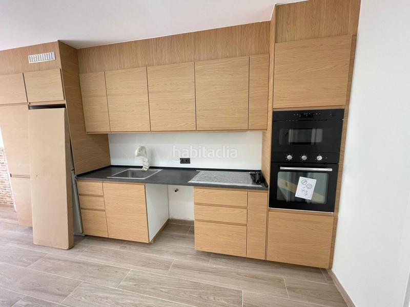 Foto ca691e1f-bedb-4745-8869-21feb44fb47b. Planta baixa amb calefacció aparcament a Ca n'Aurell Terrassa