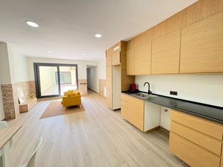 Erdgeschoss  Carrer infant marti,de l'. Planta baja de obra nueva, 3 habitaciones, 2 baños y patio en ca