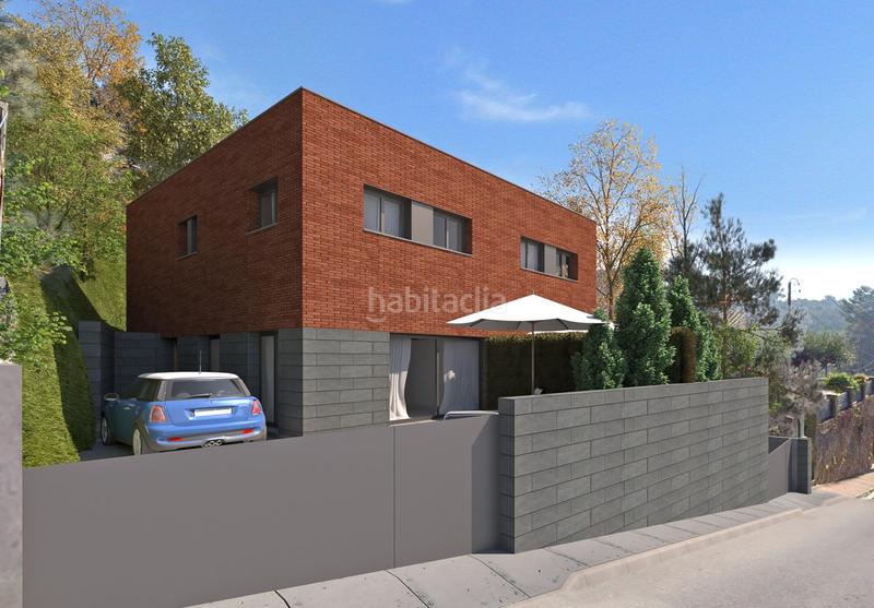 Foto 6b789001-e127-48b0-9cd9-c20aef9b74c3. Towny house in carrer tunísia 37 in Can Parellada Terrassa