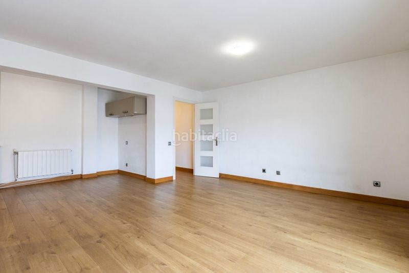 Foto a9edda1d-ed40-4ce2-b4bf-00fbcdcfea2d. Àtic a Barri del Centre Terrassa