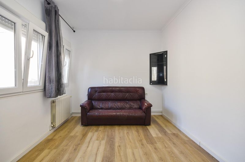 Foto 40a546f5-cdb5-403d-9187-39ffb7ee5da9. Àtic amb calefacció aparcament a Ca n'Aurell Terrassa