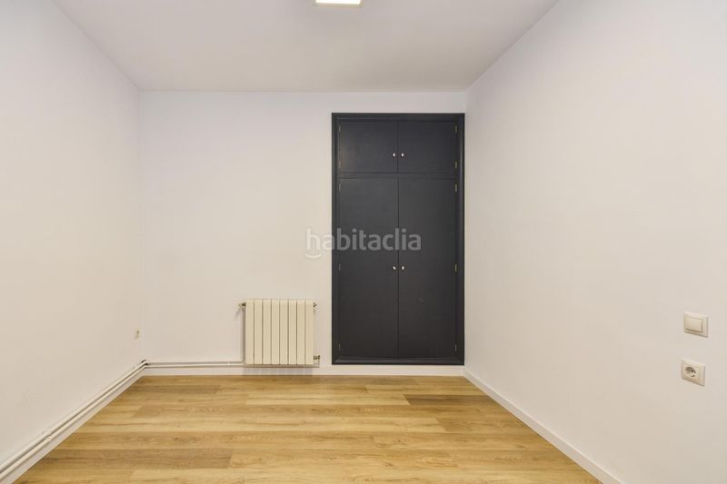Foto 5e6f3d02-8717-4d26-8e24-e3a031940652. Àtic amb calefacció aparcament a Ca n'Aurell Terrassa