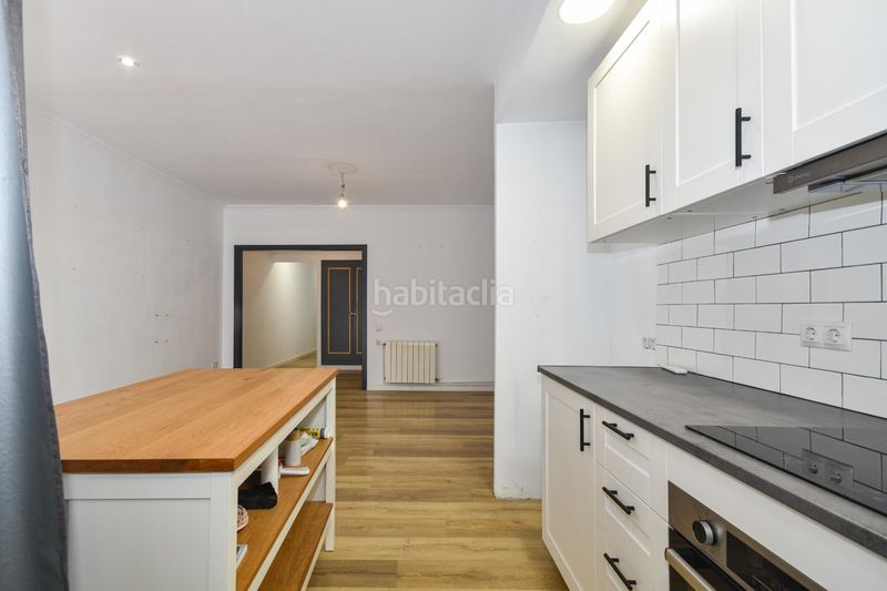 Foto ff0b057d-be07-46b2-9457-e18318bd6337. Àtic amb calefacció aparcament a Ca n'Aurell Terrassa
