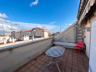 Ático  Carrer dr ferran. Ático con terraza a pie de comedor en la plaça 1 de maig