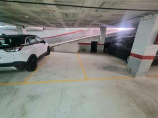 Autoparkplatz  Calle lleida. Centro comercial de torredembarra junto pere badia