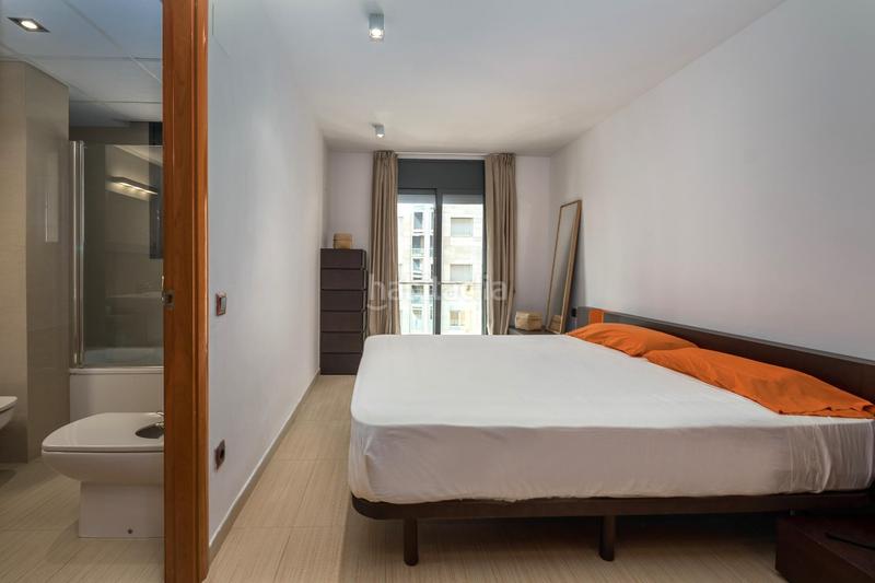 Foto 16055a30-8c37-46b9-815e-ef6dc11438c2. Piso alto standing en 2 liena de mar con piscina en Torredembarra