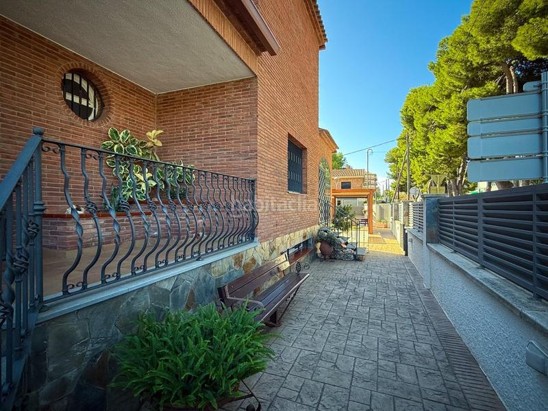 Foto 59a8a5b3-300a-4100-af76-63c2bd55d2ff. Chalet dans calle sant pere 66 dans Calafell residencial Calafell