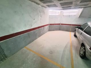 Aparcament cotxe  Lleida. Centro comercial de torredembarra junto pere badia