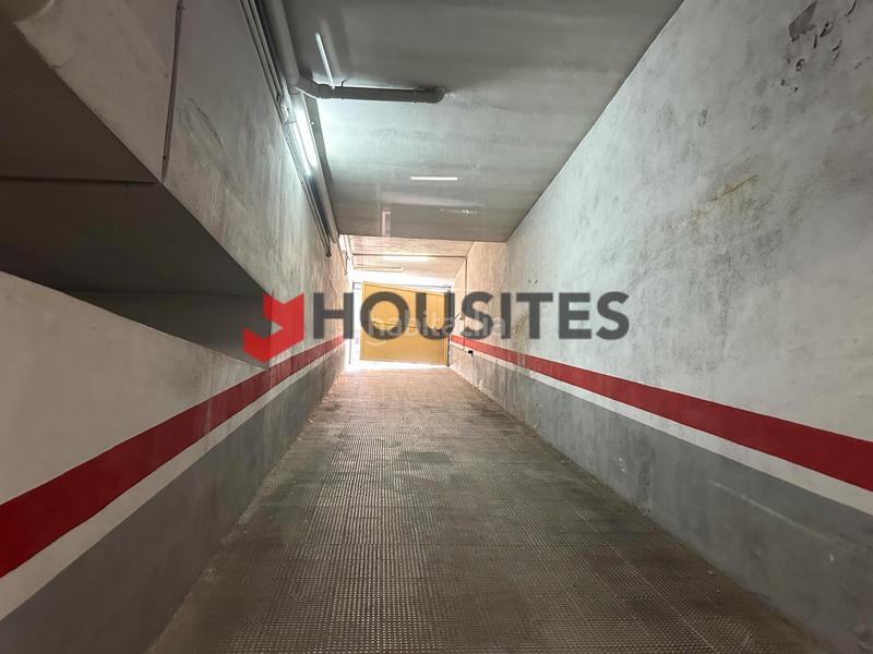 Foto 3deb8407-5838-4331-a764-c78272683908. Car parking in Parque Geólogo José Royo Gómez Castellón de la Plana