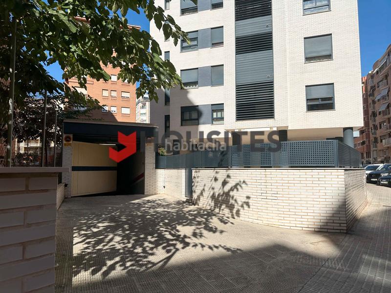 Foto c05e313b-d49b-4844-bbb9-2df8bf9edae9. Car parking in Parque Geólogo José Royo Gómez Castellón de la Plana